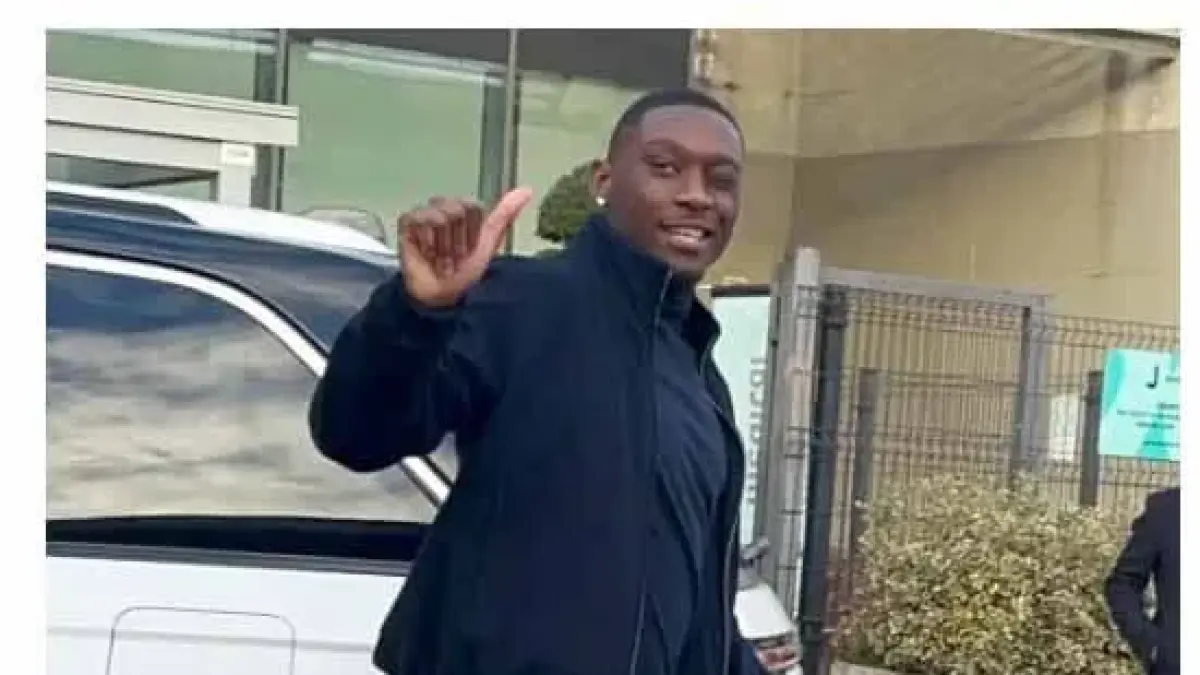 Kolo Muani sudah tiba di Turin