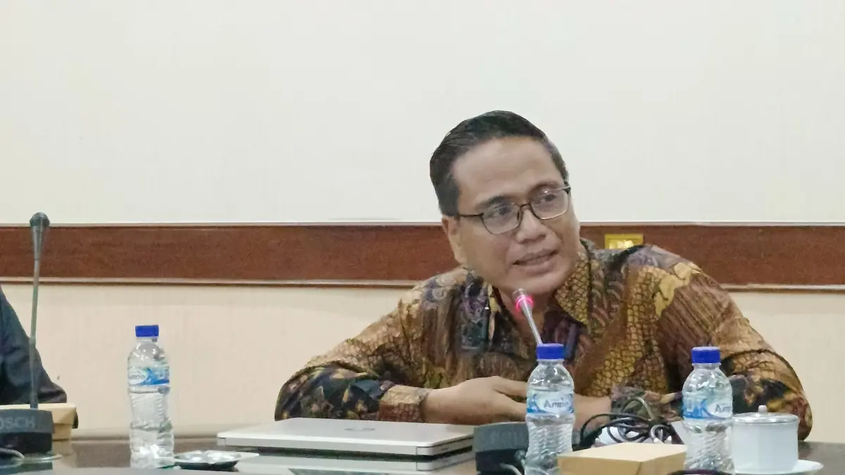 "Di tengah kondisi yang lagi darurat perdagangan orang, kita harus punya satu kesepahaman, mitigasi harus terstruktur dan berpihak penuh pada korban." Bambang Teguh Karyanto - Project Officer Migrant Care Jember. (Maulana/JPRJ)