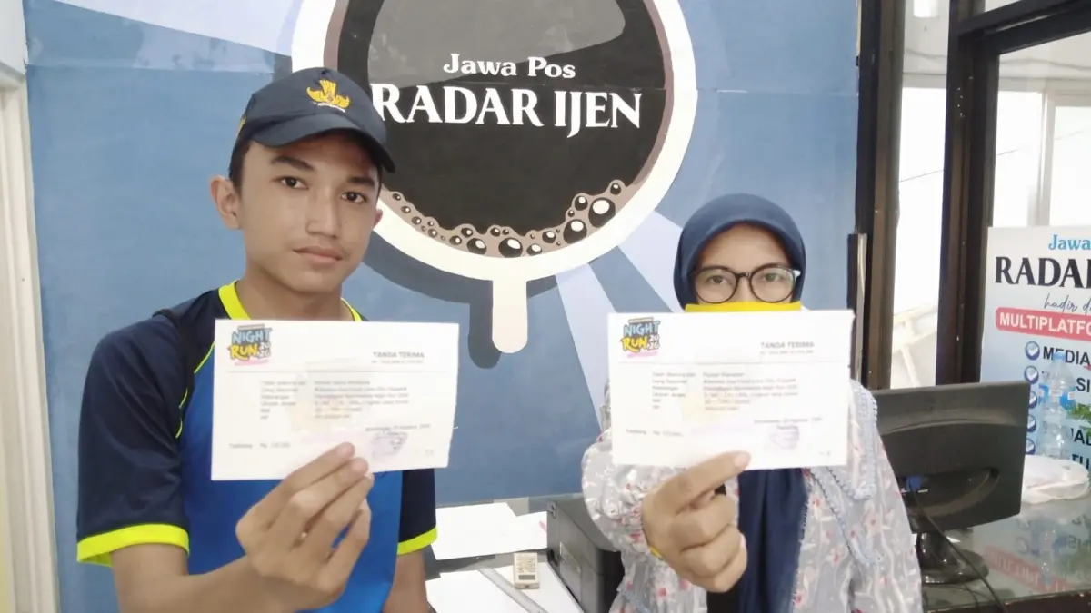 ANTUSIAS: Para runner mendaftar langsung Bondowoso Night Run (BNR) 2026 di Kantor Jawa Pos Radar Ijen. Sementara untuk pelari Jember bisa daftar ke Kantor Jawa Pos Radar Jember. (DIDIK SUPRIYANTO/RADAR JEMBER)