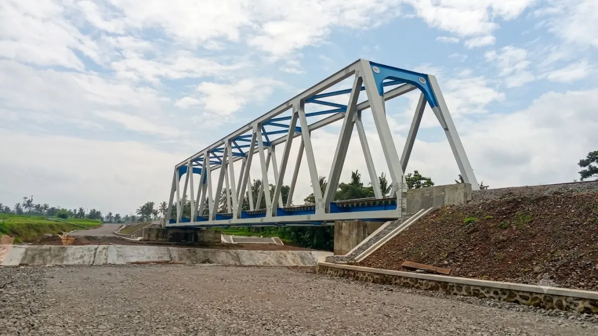Jembatan BH 312 Petak Jalan Rel Arjasa - Kotok (Arsip : Humas 14/1)