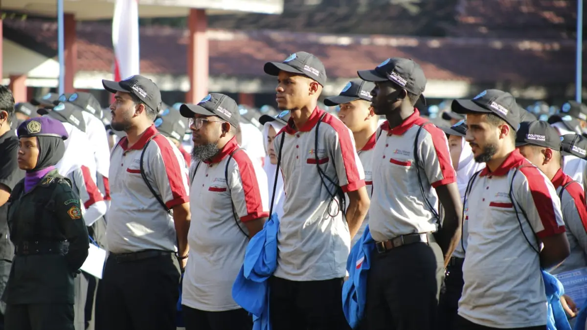 Lima Mahasiswa Internasional mengikuti PKKMB di kampus Polije (Humas Polije)
