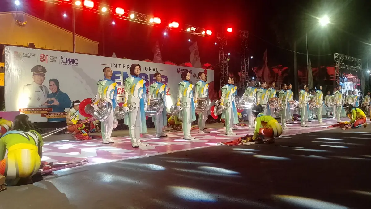 PECAH: Night Street Parade IJMC 2026, yang sukses menyulap Jalanan Jember Jadi panggung spektakuler. (Diskominfo Jember)
