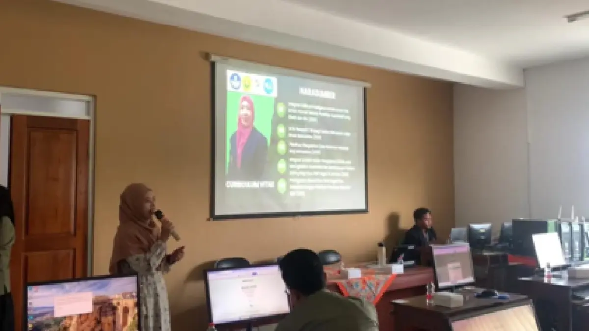 Smart Digital Teaching Bekali Guru SMA Muhammadiyah 3 Jember Kembangkan Media Pembelajaran Digital Interaktif
