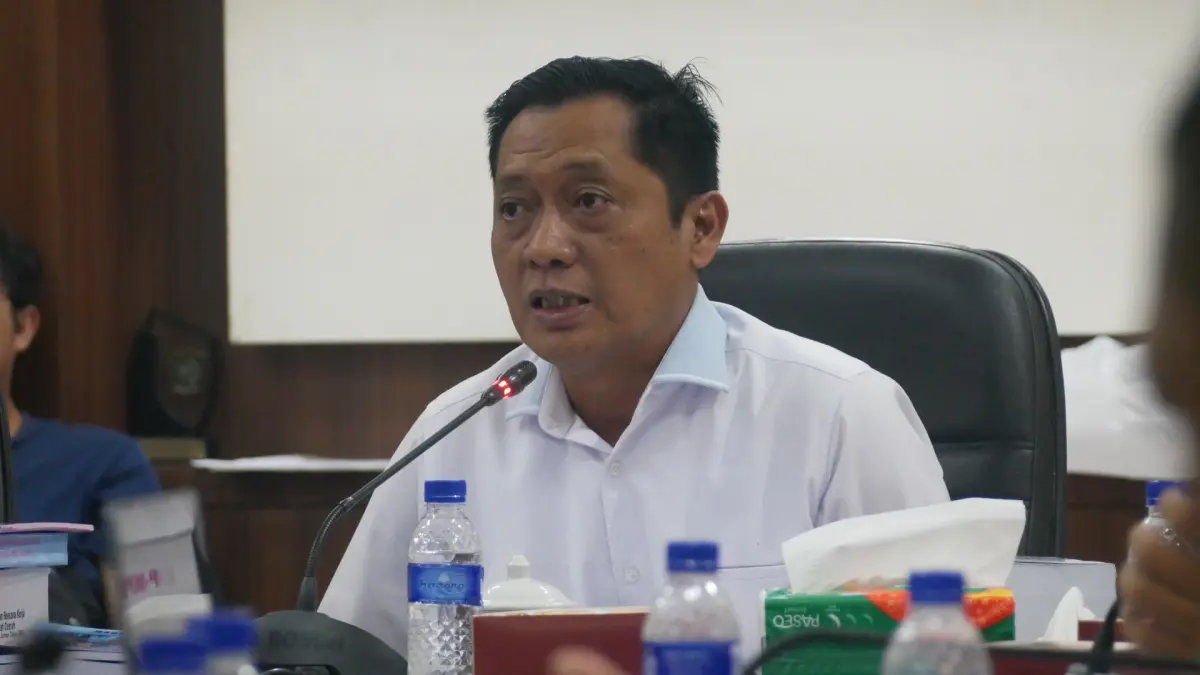 “Penyelarasan tersebut dilaporkan kepada Banggar. Baru nanti ada semacam paripurna kesepakatan khusus untuk KUA PPAS Perubahan.” Ahmad Halim, Ketua DPRD Jember. (SIDKIN ALI/RADAR JEMBER)