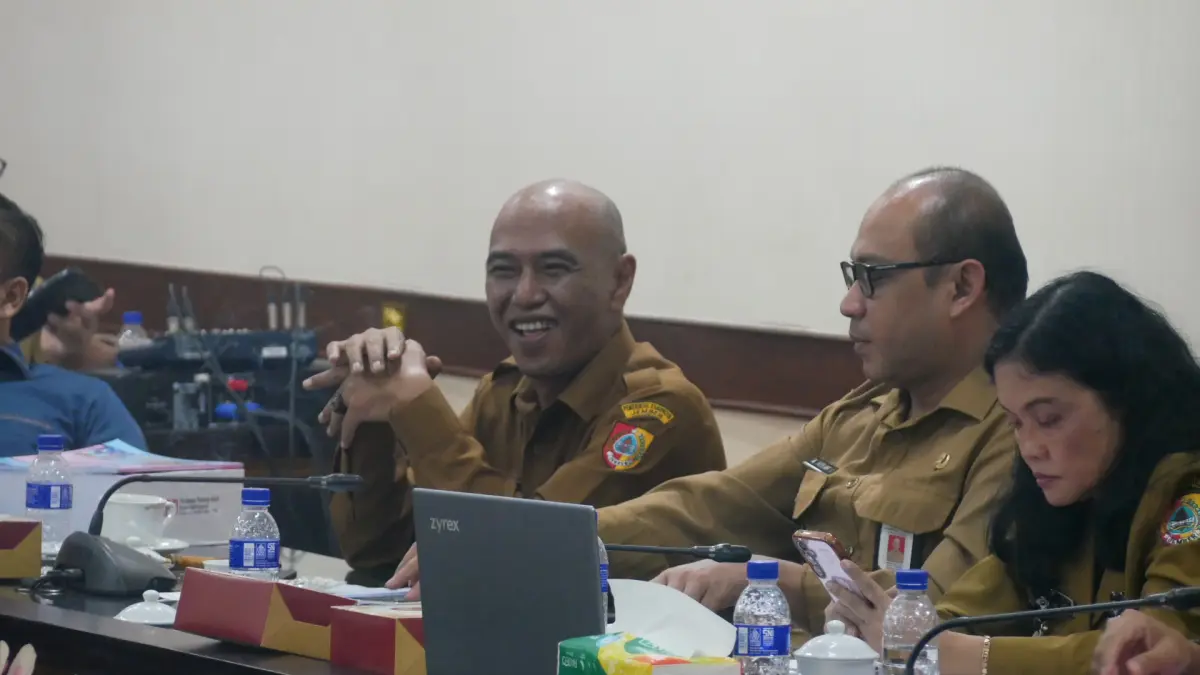 "Yang dilarang adalah ada transaksi di bawah meja. Itu yang saya tegaskan dilarang dilakukan." ACHMAD IMAM FAUZI, Pj Sekda Jember. (SIDKIN ALI/RADAR JEMBER)