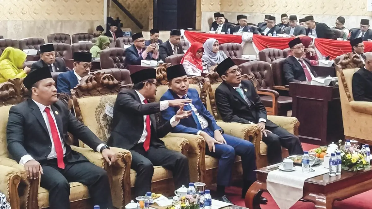 SEKSAMA: Gus Fawait bersama sejumlah pimpinan DPRD, saat Rapat Paripurna Istimewa, dengan agenda mendengarkan Pidato Kenegaraan Presiden, dari Gedung DPRD Jember, Jumat pagi (14/8). (Dok. Tohan)