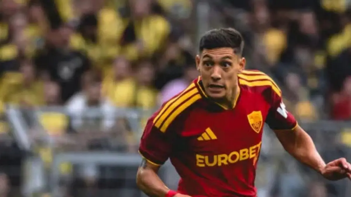 Nahuel Molina bersama AS Roma