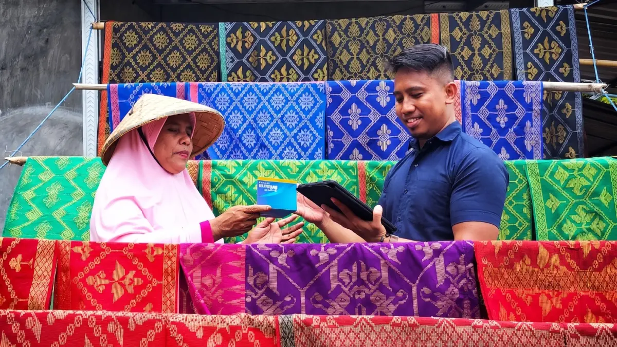 KUR ini sangat dibutuhkan untuk pelaku-pelaku ekonomi yang masuk kategori skala istilahnya tuh mikro dan kecil