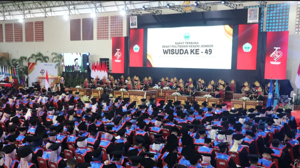 Polije gelar wisuda 