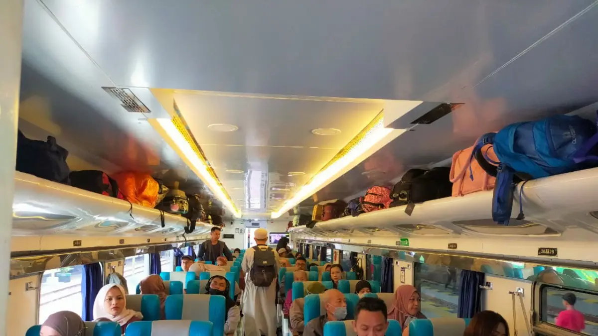 Suasana penumpang di dalam kereta (HUMAS DAOP 7)