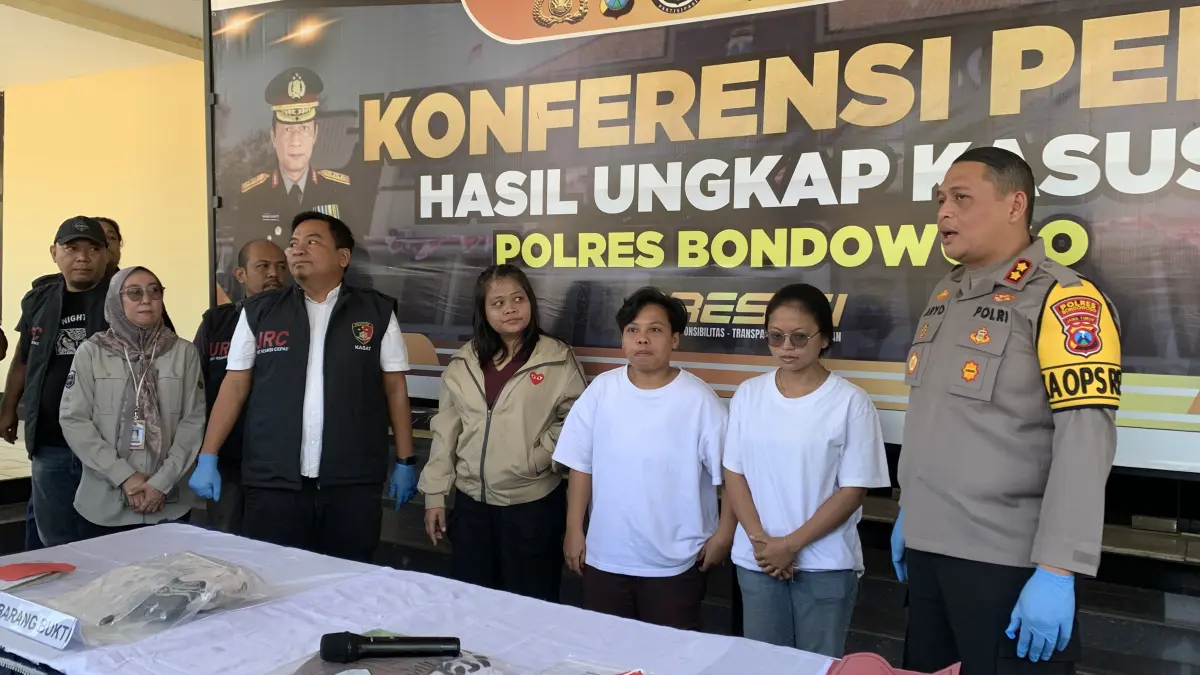 TERBUAI JANJI: Tiga korban dugaan TPPO dari berbagai daerah, dipulangkan oleh Polres Bondowoso dipulangkan, setelah terduga pelaku sebelumnya diamankan.(ILHAM WAHYUDI/RADAR IJEN)