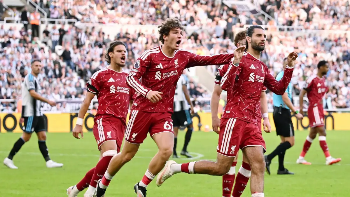 Dominik Szoboszlai selebrasi bersama pemain Liverpool