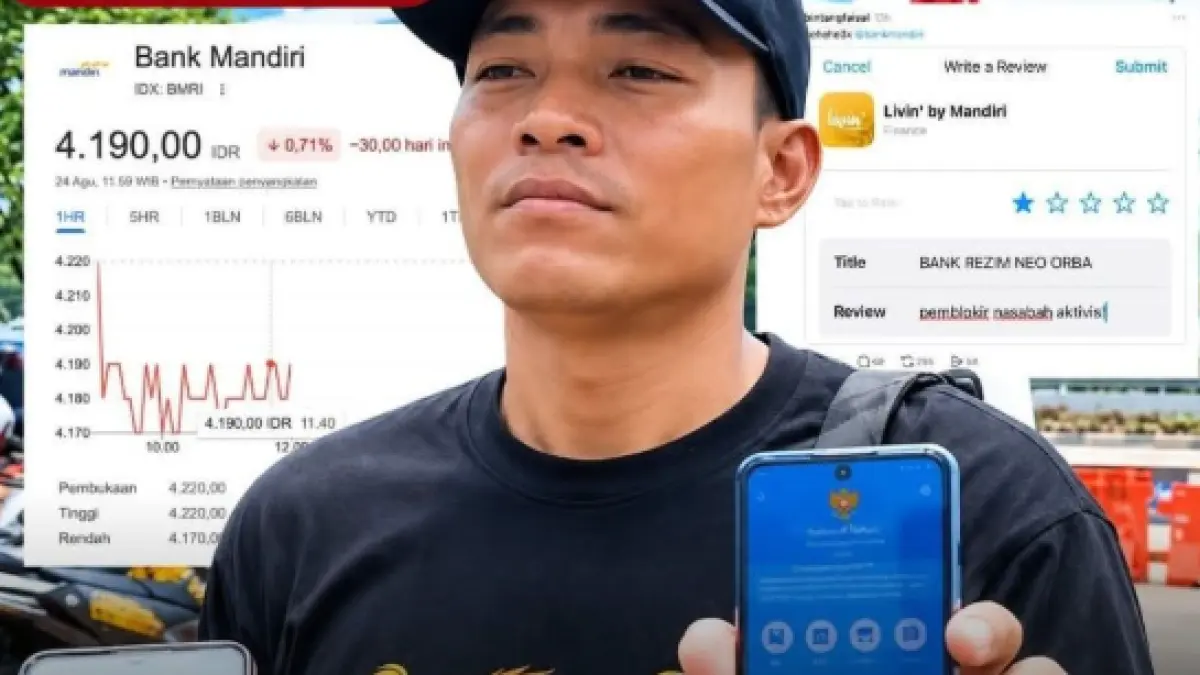 Mas Botok warga Pati saat menunjukkan rekening pribadinya diblokir oleh pihak Bank Mandiri