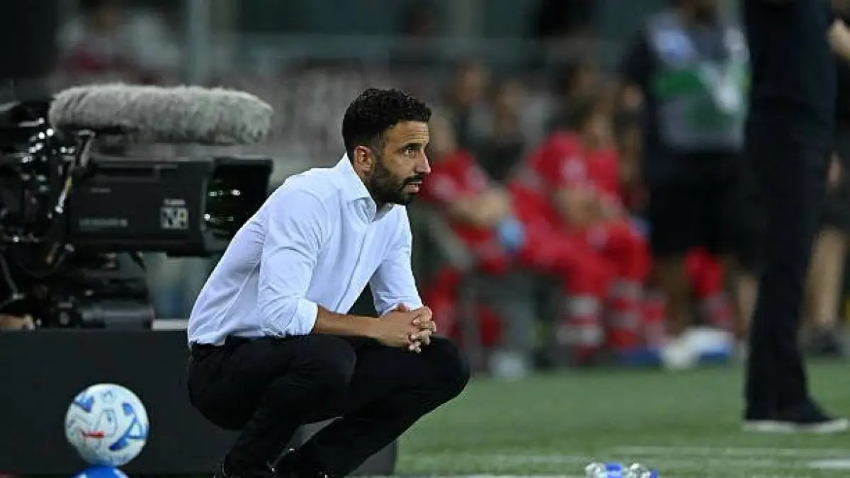 Ruben Amorim saat mengamati laga AC Milan di pinggir lapangan