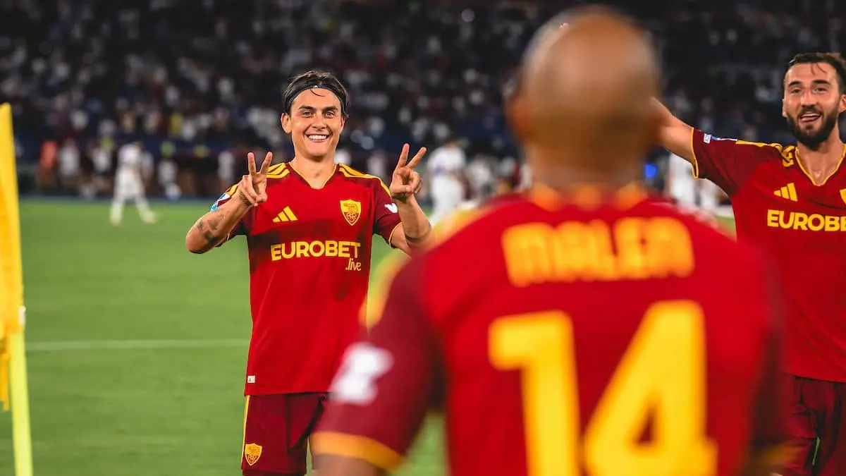 Selebrasi Dybala usai gol AS Roma