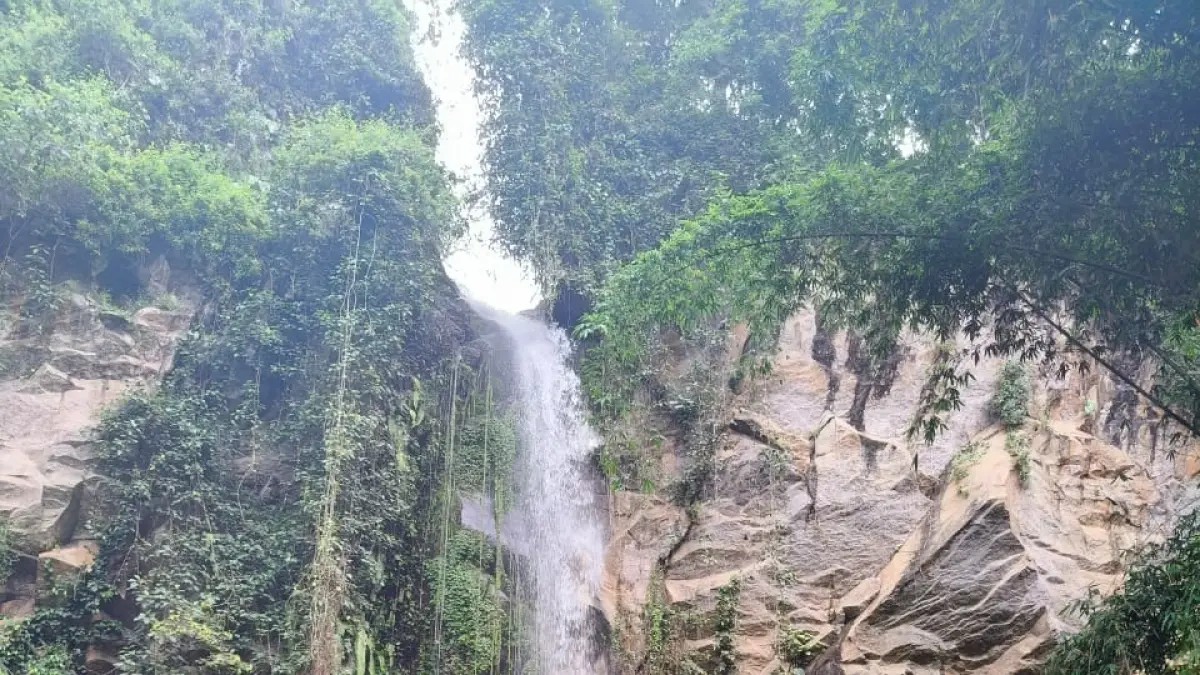 Kelompok masyarakat di Dusun Sukosawah ingin memperkenalkan kecantikan air terjun Embun Pelangi kepada masyarakat luas.