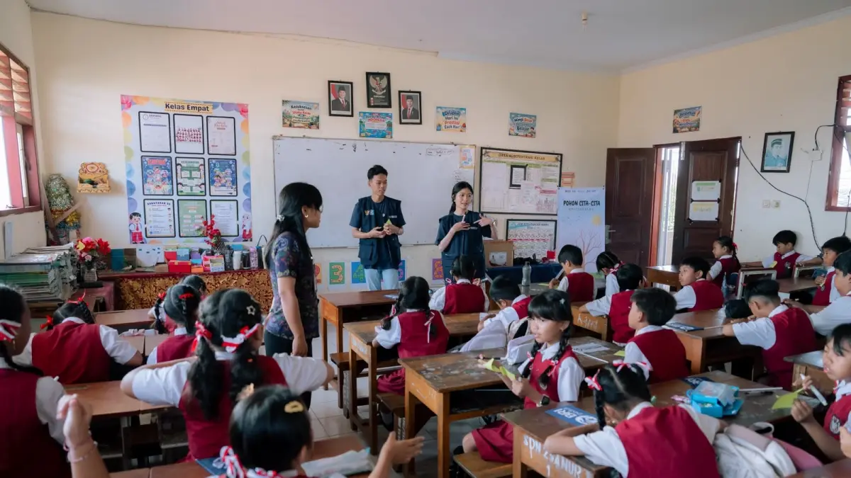 Program Relawan Bakti BUMN merupakan inisiatif Kementerian BUMN yang melibatkan insan BUMN untuk berkontribusi langsung kepada masyarakat melalui kegiatan sosial dan pemberdayaan