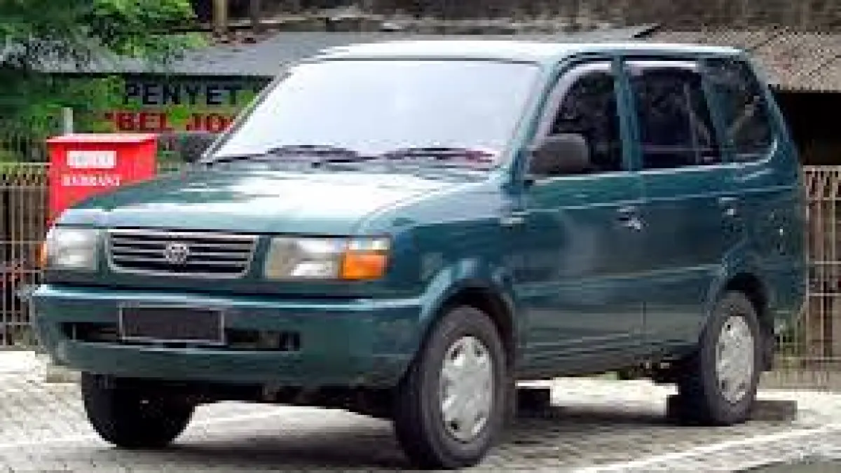 Toyota Kijang Kapsul (WIKIPEDIA)