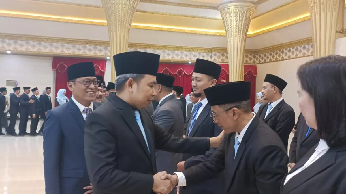 Bupati Gus Fawait di sela-sela pelantikan dan mutasi pejabat di lingkungan Pemkab Jember, di Pendapa Wahyawibawagraha, Jum