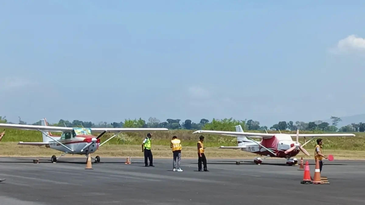 SIAP DIDARATI: Bandara Notohadinegoro Jember yang menjadi satu-satunya opsi untuk penggunaan pesawat water bomber untuk mengatasi karhutla di medan ekstrem di wilayah Jember. (MAULANA/RADAR JEMBER)