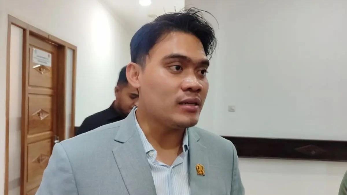 Cahyo Harjo Prakoso Anggota Komisi E Dewan Perwakilan rakyat Daerah dalam wawancara bersama awak media (ANTARA/Faizal Falakki)