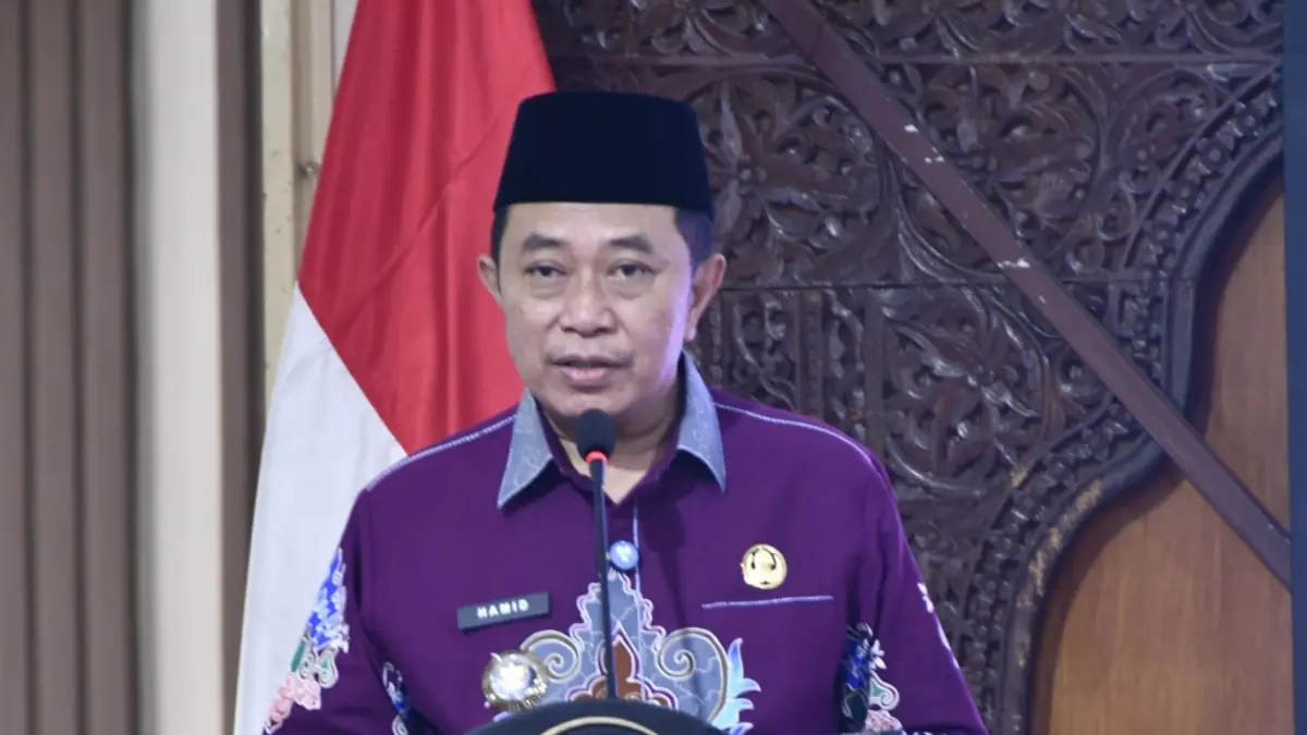 Defisit ini sudah diperhitungkan dan akan ditutup melalui pembiayaan daerah yang sah sesuai ketentuan perundang-undangan,”
ABDUL HAMID WAHID, Bupati Bondowoso. (FAQIH HUMAINI/RADAR IJEN)