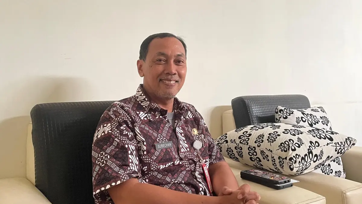“Kalau mereka berangkat secara prosedural, meskipun bekerja di sektor informal, sebenarnya mereka lebih terlindungi.” Subchan, Kepala Disnaker Kabupaten Lumajang.