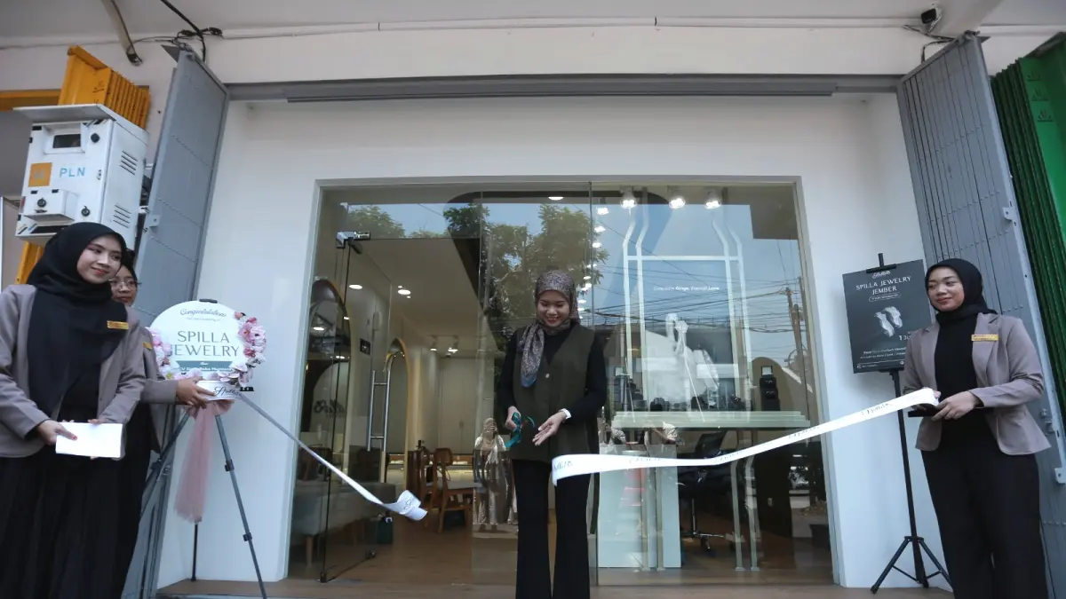 HADIR DI JEMBER: Toko perhiasan ternama, Spilla Jewelry membuka cabag ke 31 di Jember. Hadirkan berbagai pilihan cincin dengan desain yang modern dan elegant