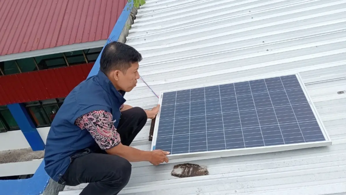 PANTAU AIR: Tim Universitas Muhammadiyah Jember mengembangkan TirtaSmart, sistem cerdas untuk memantau kualitas dan kuantitas air secara real-time dengan dukungan sensor nirkabel, kecerdasan buatan, dan energi surya. (UNMUH JEMBER)