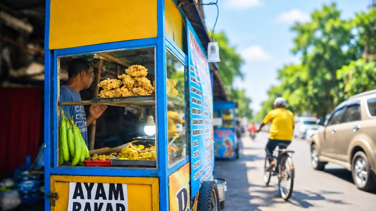 Salah satu lapak pedagang kaki lima (PKL) di Jalan Jawa, Jember. (M ADHI SURYA/RADAR JEMBER)