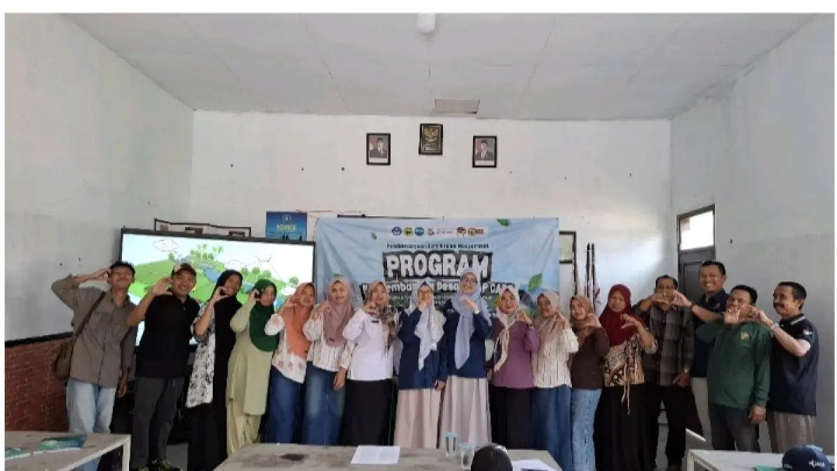 TIM Pengabdi UNEJ bersama dengan Kader Champion SIGAP Desa Klungkung