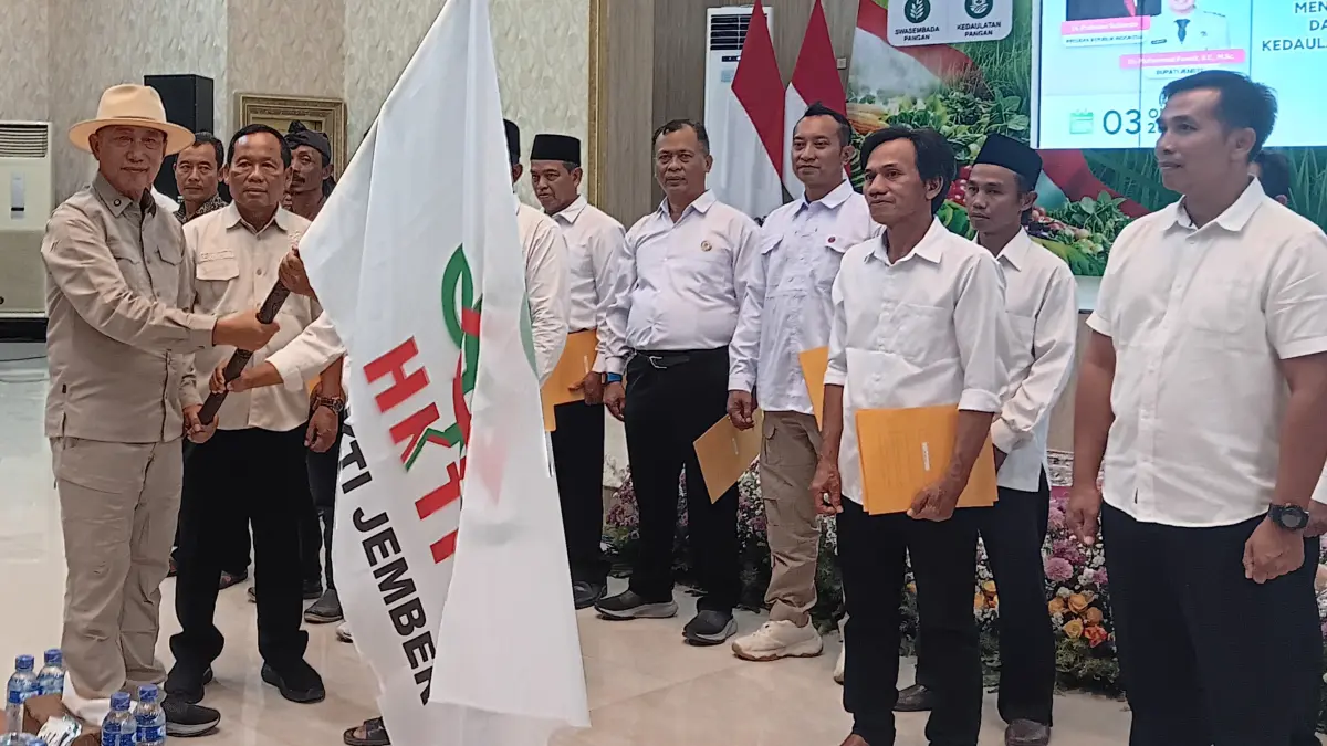 31 PAC HKTI se Jember resmi dilantik di Pendapa Wahyawibawagraha Jember, Sabtu (3/10) malam.&nbsp;(M. ADHI SURYA/JPRJ)