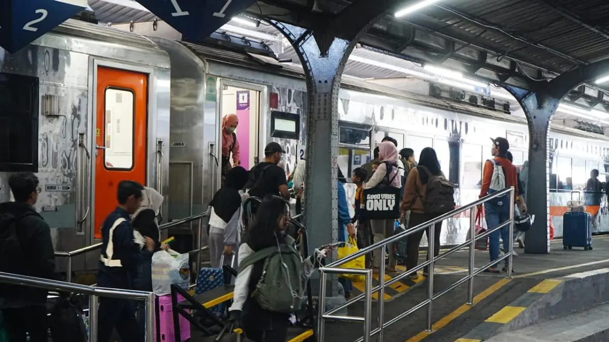 Suasana Penumpang KA Logawa di Stasiun Jember (8/10). (HUMAS DAOP 9)