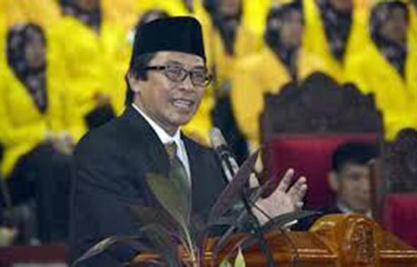 “Diusahakan juga menyelesaikan APBD 2020. Sementara (fokus) APBD 2021 karena lebih longgar. Sedangkan APBD 2020 jelimet (rumit, Red).” Abdul Muqit Arief, Plt Bupati Jember. 