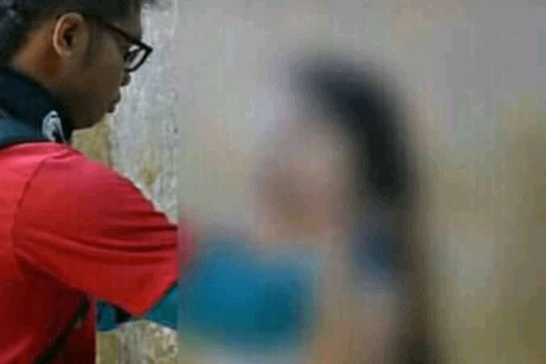 Sceenshot for RAME  BIKIN HEBOH: Salah satu foto model telanjang dan fotografernya yang banyak beredar di media sosial.