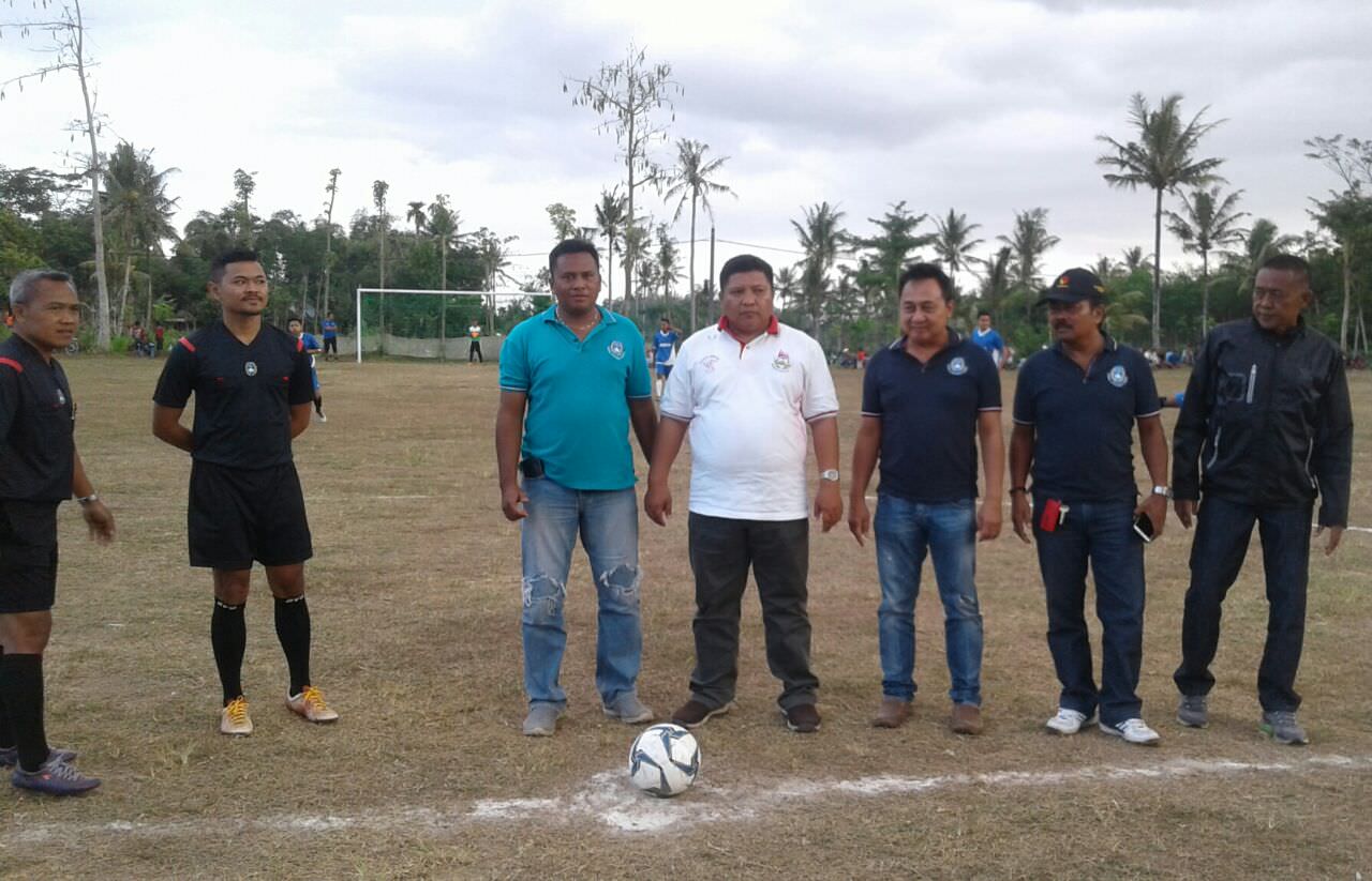 MERIAH: Di gelar dari pinggiran Jember, Kades Sumberwringin Cup diikuti ratusan pesepak bola muda.
