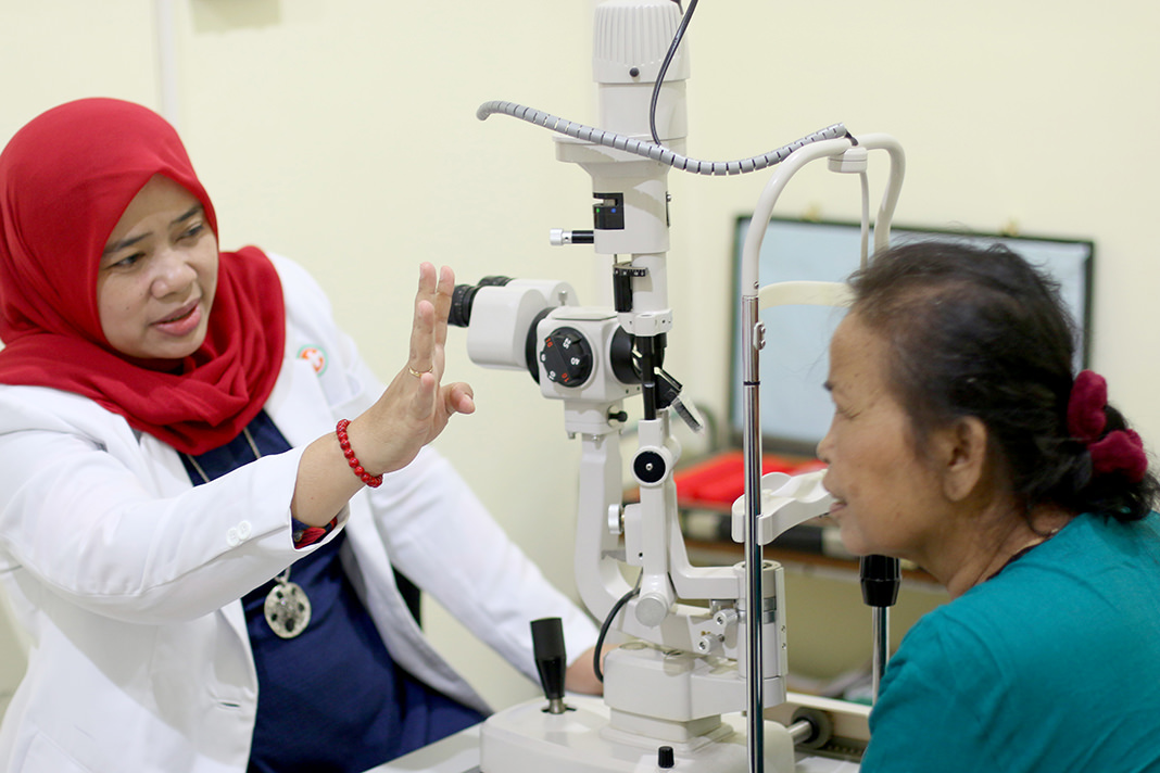 Ilustrasi (RS Kaliwates for Radar Jember)  MEDIA PENYEMBUHAN KATARAK: Ada banyak faktor yang bisa menjadi penyebab munculnya katarak dan pterigium. Salah satunya adalah faktor usia.