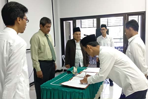 PENYEGARAN KINERJA: Pelaksanaan mutasi pejabat baru di lingkungan IAIN Jember.