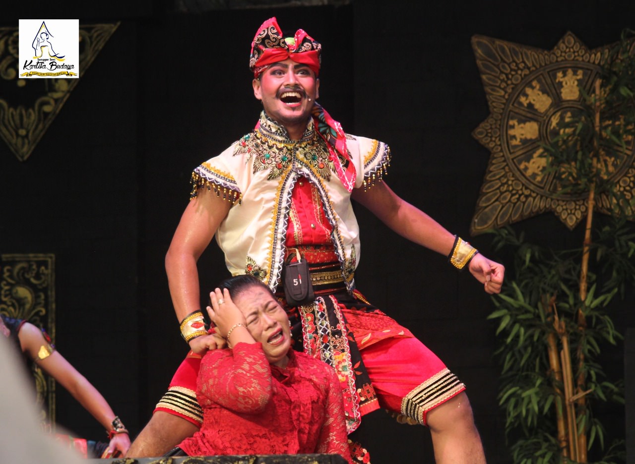 MENGHIBUR: Pertunjukan drama tari Gebyar Jember Mukti Mahambara tampil dalam GSBD di TMII Jakarta awal Desember ini. Kreasi seni tersebut masuk sepuluh besar sebagai penyaji terbaik Anugerah Duta Seni Budaya Jawa Timur 2019 dalam kategori Akusara Budaya.