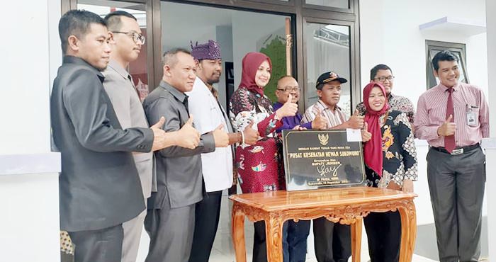 RESMIKAN PUSKESWAN. Bupati Jember dr.Hj.Faida, MMR saat meresmikan Puskeswan Kecamatan Sukowono pertengahan Nopember 2019 lalu.