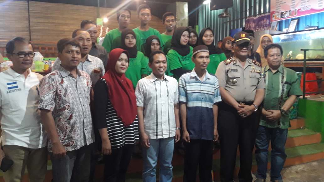 MENTAL KUAT: Cak Kodir, salah satu pengusaha Lumajang yang diapresiasi oleh bupati sebagai enterpreneur bermental kuat. Upayanya merintis usaha dari nol terus mengalami peningkatan. Tak salah jika Bupati turut mengapresiasi dan mendukung usahanya itu.