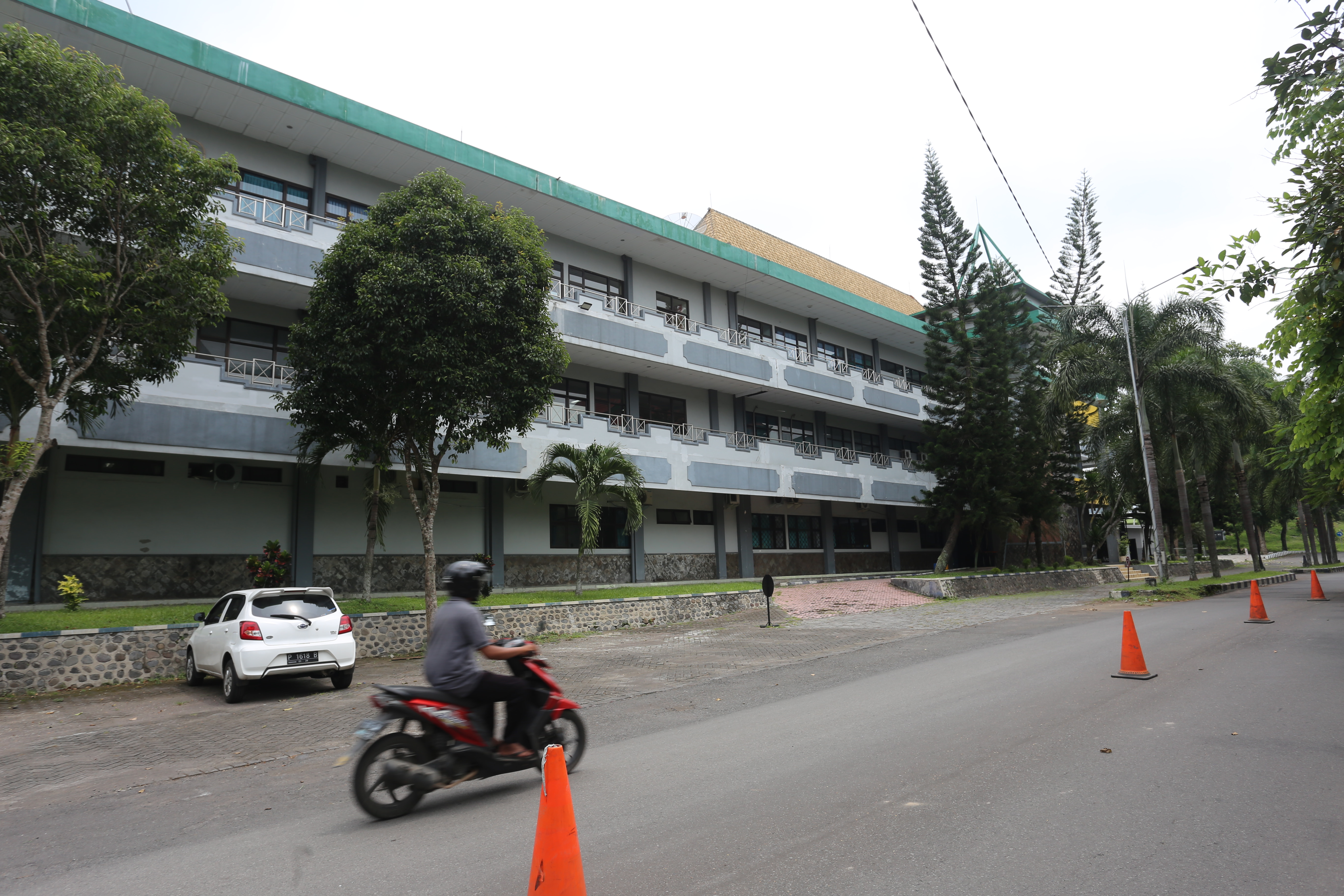 ALTERNATIF TEMPAT: RSGM di FKG Unej yang menjadi rumah sakit untuk pendidikan dokter gigi tersebut kini juga mulai menyiapkan ruang khusus isolasi korona, jika wabah virus covid-19 ini terus meluas di Jember.
