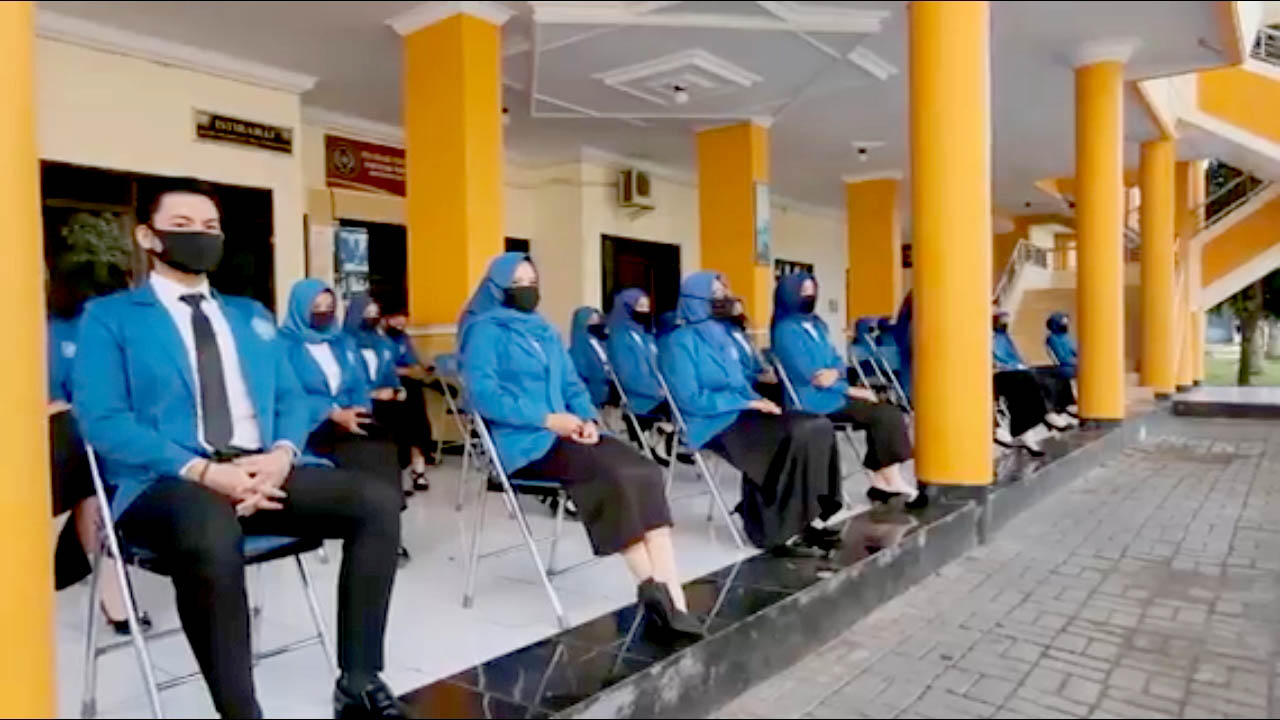 JELANG WISUDA: Pelaksanaan Yudisium salah satu fakultas di Universitas Muhammadiyah Jember, Rabu (26/8) lusa kemarin.