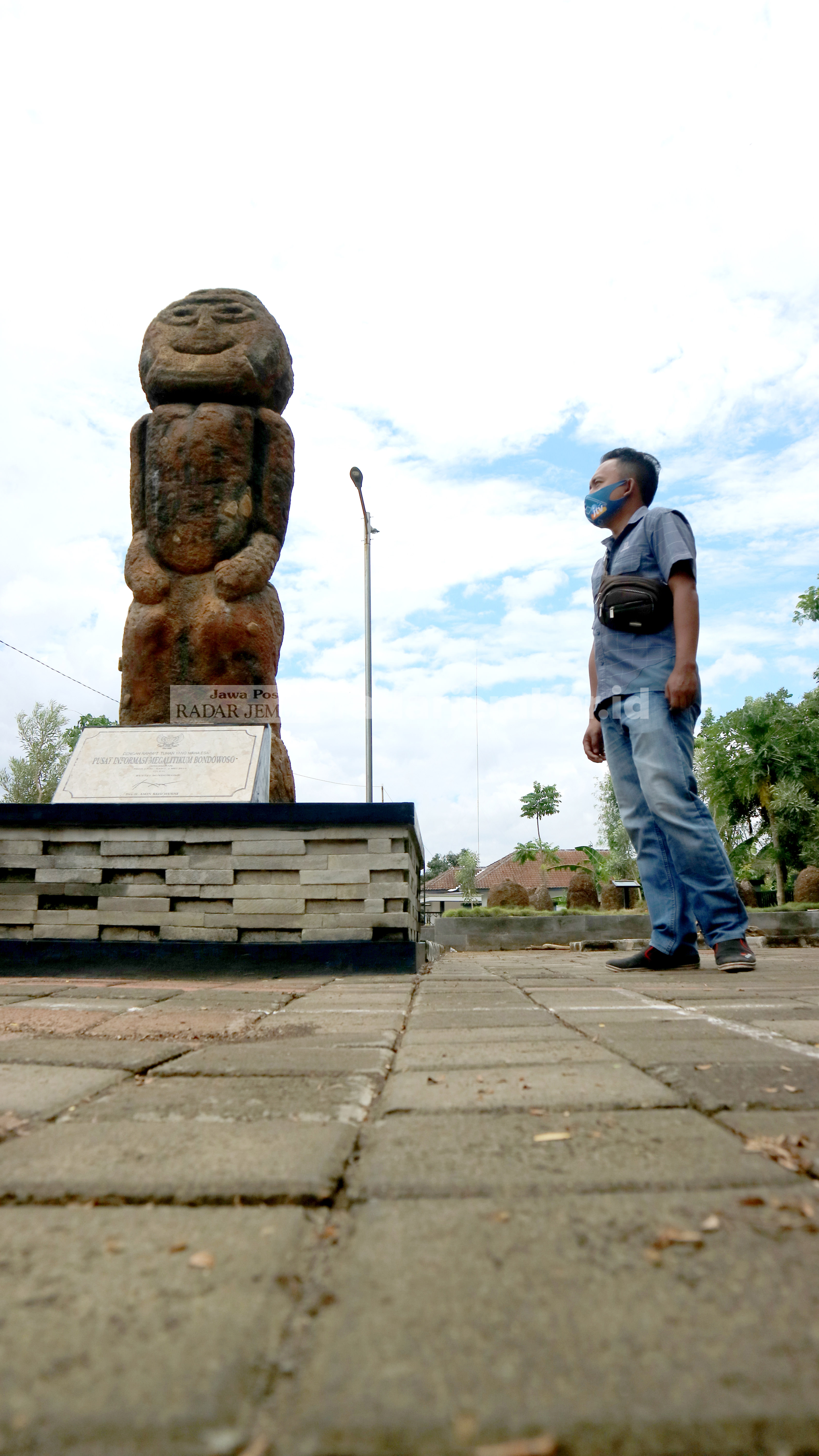 PENINGGALAN PRASEJARAH: Batu Kenong dan beberapa batu peninggalan megalitikum di PIMB. Sayangnya, PIMB dengan kawasan terbuka tersebut tidak bisa dijadikan museum, lantaran luas yang dibutuhkan kurang.
