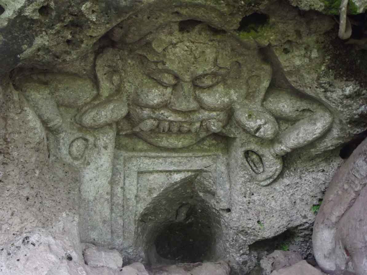 MASUK SITUS BUDAYA: Struktur Gua Butha, Cermee, menjadi salah satu situs budaya yang ada di Ijen Geopark Bondowoso.