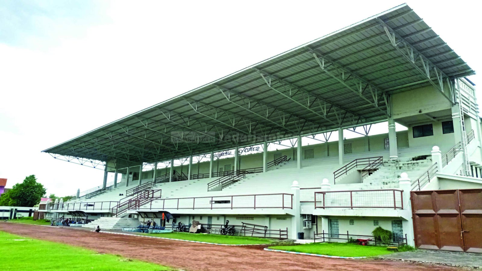 BELUM TERSENTUH: Perbaikan dan pembangunan Stadion Semeru memang dipastikan bakal digarap tahun ini. Tetapi, pelaksanaannya masih menunggu kebutuhan dan ketersediaan anggaran setelah refocusing.