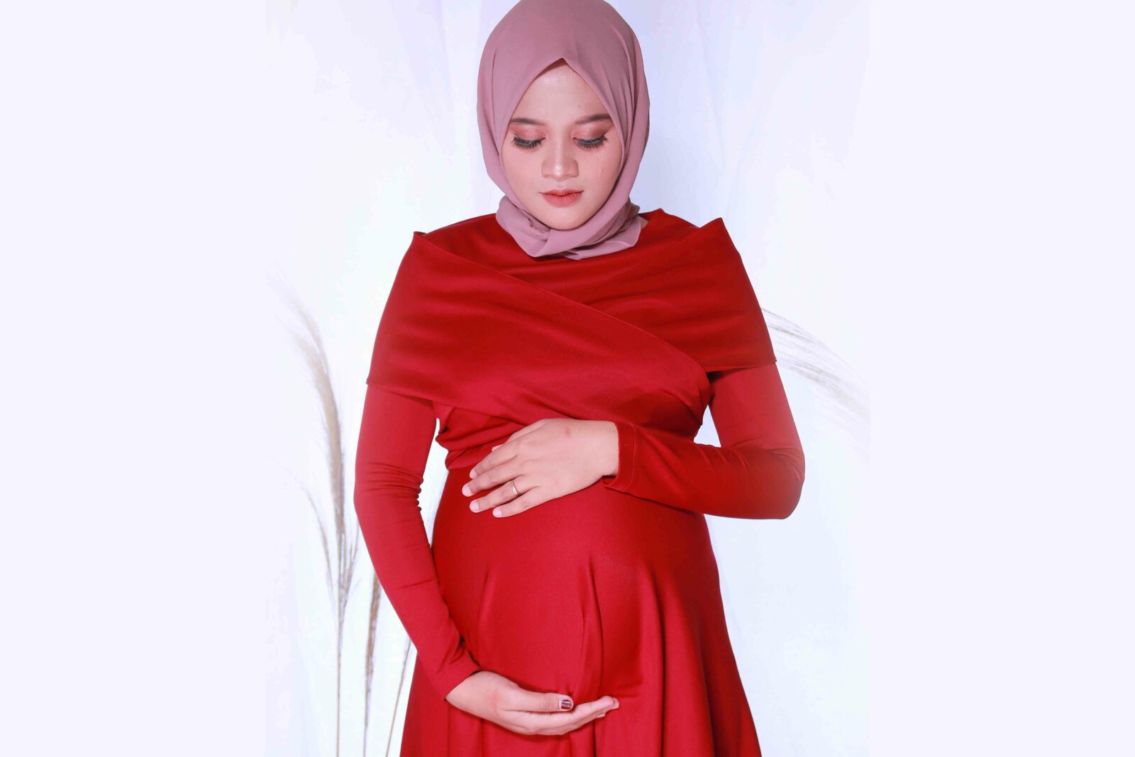 JAGA KONDISI: Bagi para perempuan  yang mengidamkan kehamilan, perlu  belajar hal-hal yang berhubungan  dengan kesehatan si calon ibu hamil.  Sebab, jika tak teliti, malah berimbas  kepada masa depan si calon bayi.