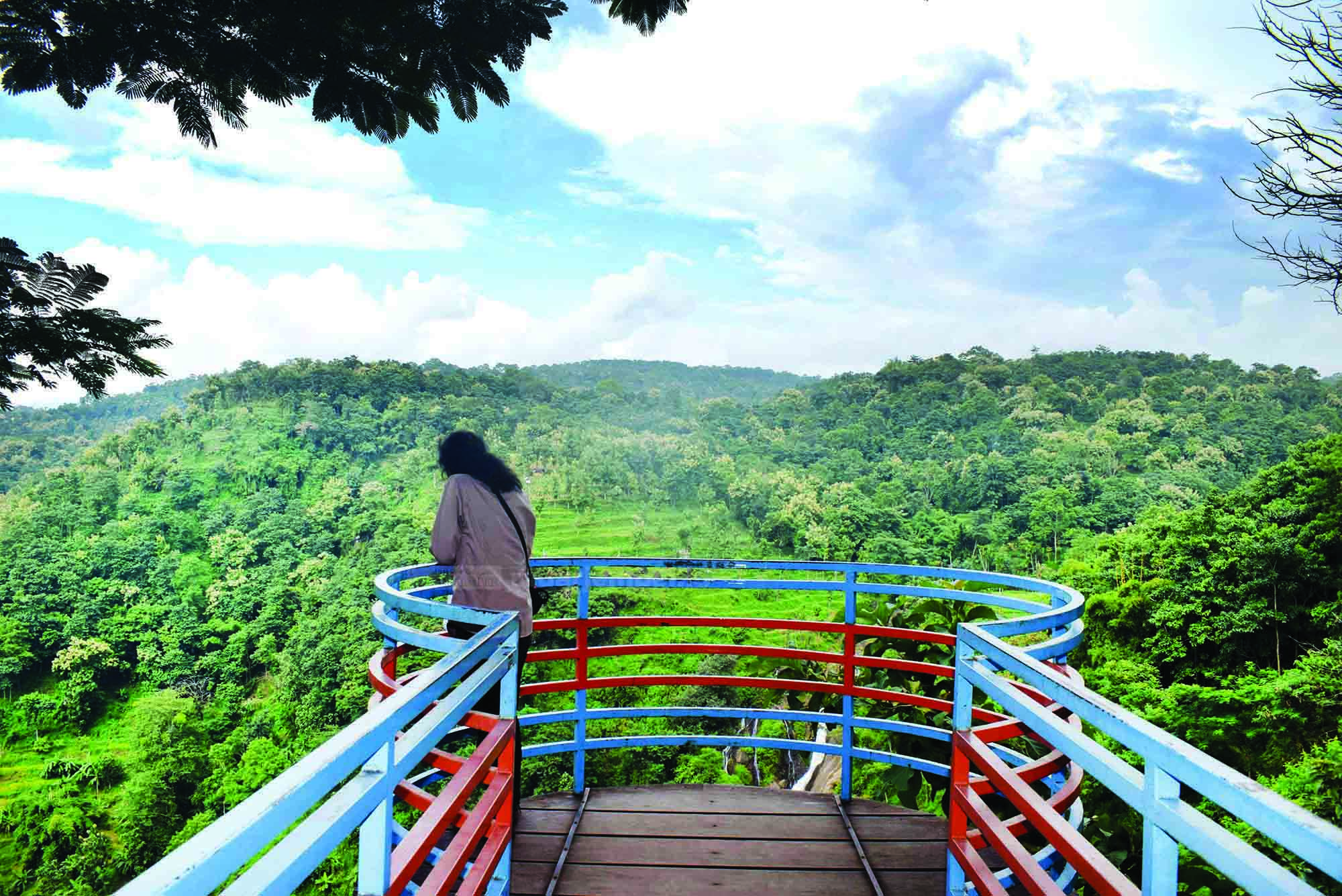 PERLU PENGEMBANGAN: Destinasi wisata Arak-Arak menjadi salah satu wisata yang mudah dijadikan jujukan pengunjung luar kota. Selain aksesnya cukup mudah, pemandangan dan spot foto menjadi salah satu daya tariknya.
