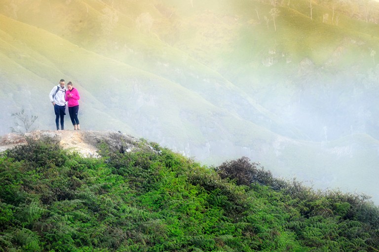 JADI PRIMADONA: Kawah Ijen menjadi magnet wisatawan mancanegara dan domestik. Perdebatan mengenai batas wilayah Kawah Ijen pun tak kunjung selesai, karena Pemkab Banyuwangi masih tak terima atas mediasi yang diberikan Pemprov Jatim dan Kemendagri.