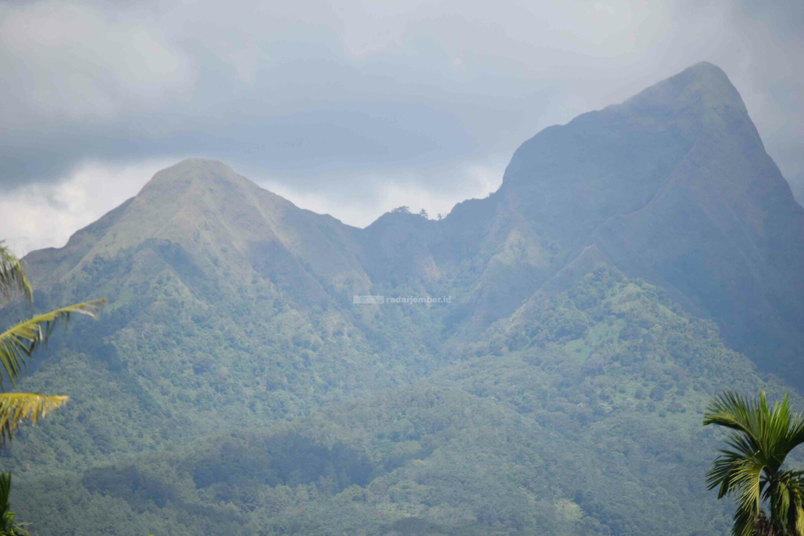 AKAN DIKELOLA: Gunung Piramid merupakan salah satu gunung yang berpotensi untuk dijadikan wisata pendakian.